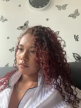 Salome_Williamss Adlı Modelin Canlı Sohbet Odası