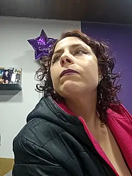 חדר צ'אט בשידור חי של Rebelchocolate