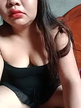 Mie_999 Adlı Modelin Canlı Sohbet Odası