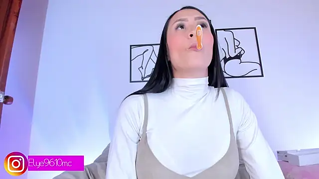 ellie_mcdonald Adlı Modelin Canlı Sohbet Odası