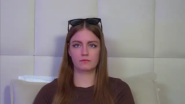 SofiaSarvains чат на живо