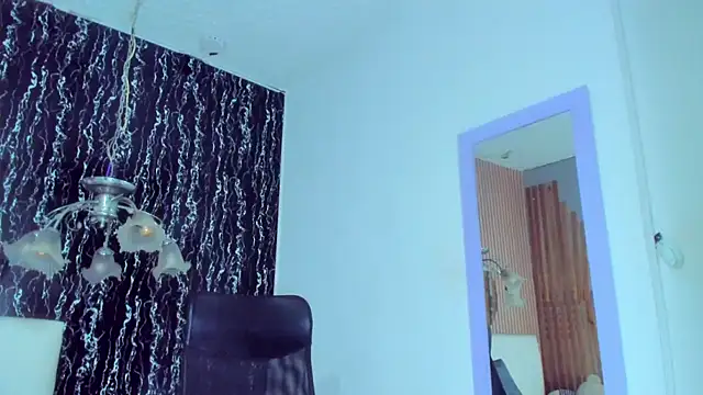 غرفة دردشة MarianaGalviz_ المباشرة
