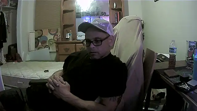Buffshagswell's Live Chat Room