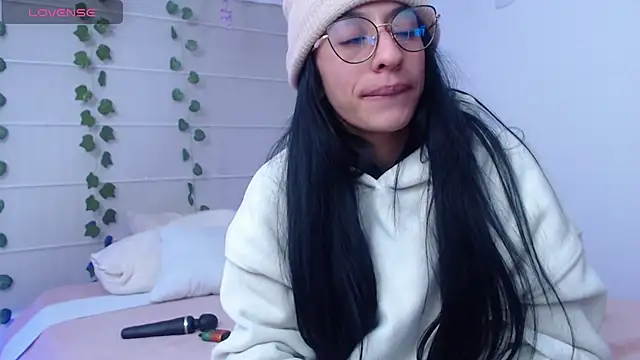 Lucyjoi élő chatszobája