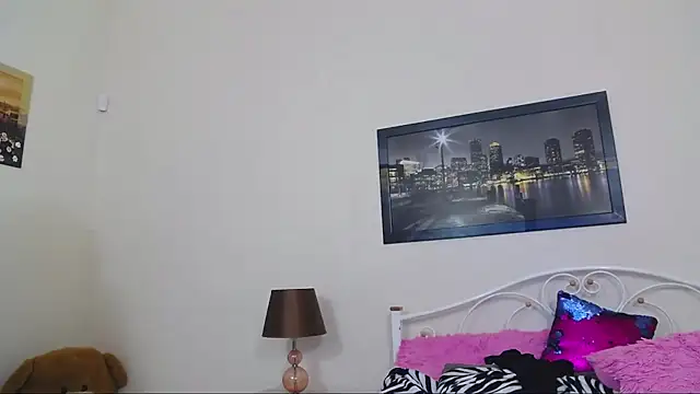 tauriwel Adlı Modelin Canlı Sohbet Odası