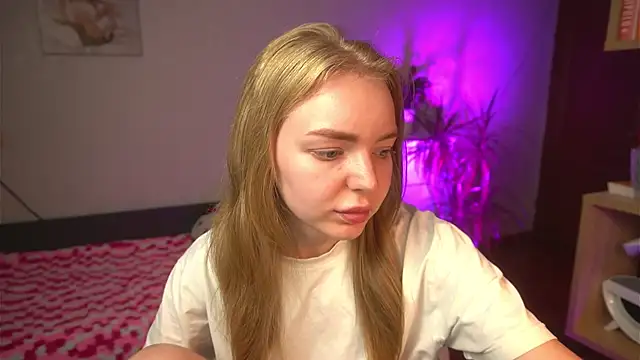 Živá chatovací místnost Emilyemmi
