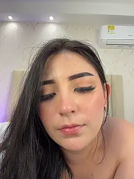 LilithHarperr_ Adlı Modelin Canlı Sohbet Odası
