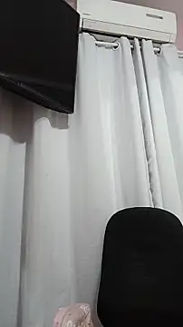 غرفة دردشة _SexyPetite_ المباشرة