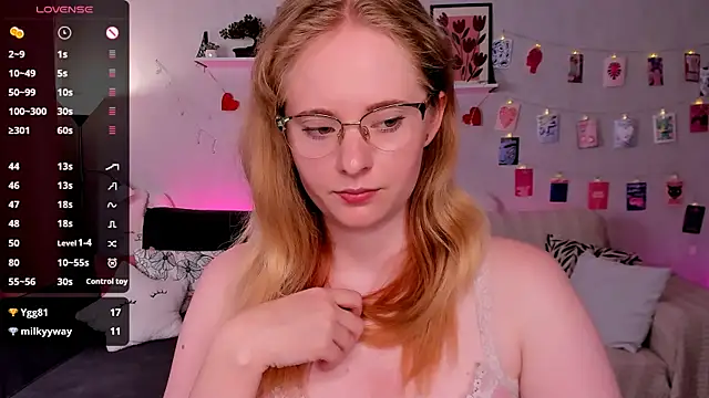 Aemilia_ লাইভ চ্যাট রুম