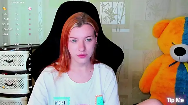 MeganNewCat: δωμάτιο απευθείας συνομιλίας