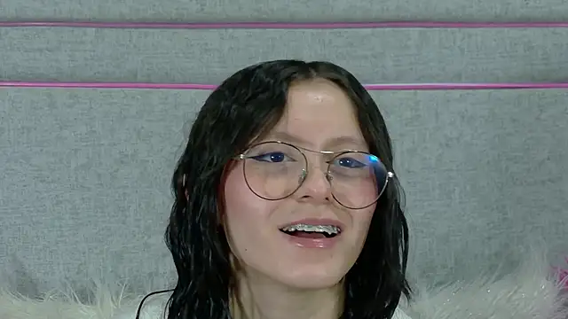 Chat +18 de Naomimolie ao vivo