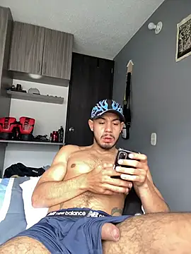 Taylor_DiamondBoy Live XXX-chat