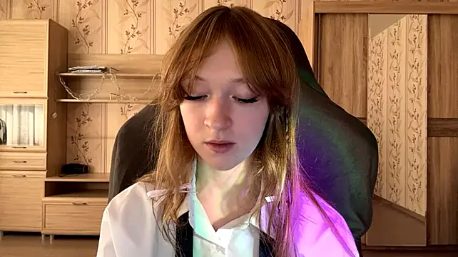 צ'אט XXX בשידור חי של SalmonWhip