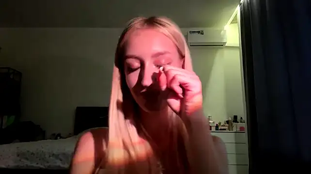 TanekaAmela Webcam Show