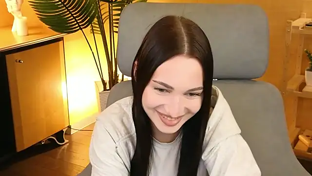 EmikoMenasco's Live XXX Chat