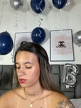 JuliaColemann's Live XXX Chat