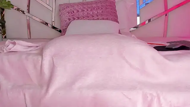Swt_skinny_'s Live XXX Chat