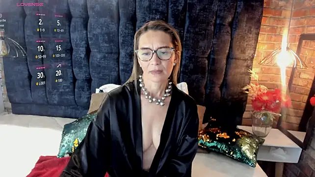 Issa_Milf__'s Live XXX Chat
