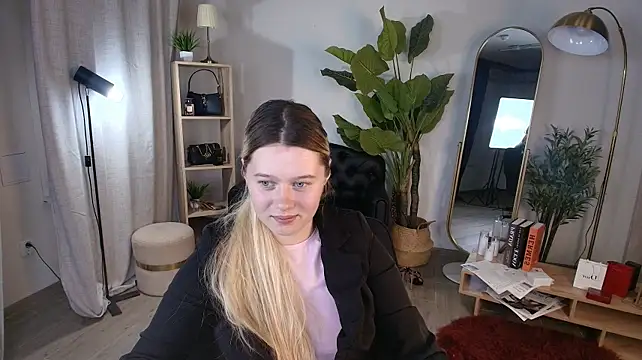 CelestineMauriac's Live XXX Chat