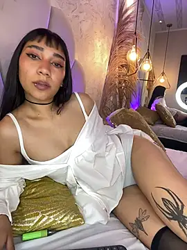 LaylaJames' Live XXX Chat