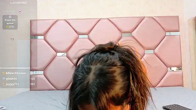 Vickyy_Cherry's Live XXX Chat