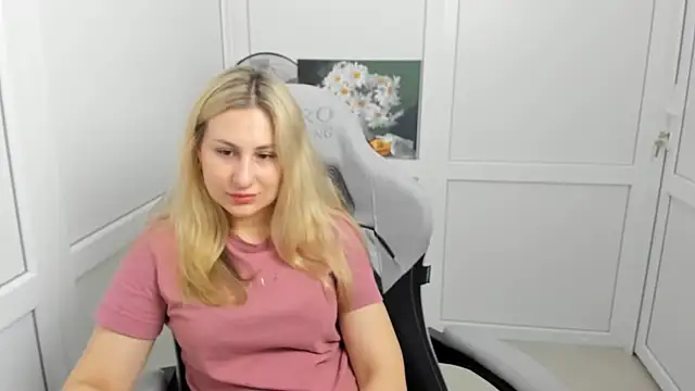 MissLunariaa's Live XXX Chat