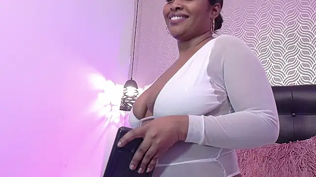 NaiaraMasson_'s Live XXX Chat