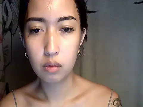 دردشة XXnaughty_08XX الجنسية المباشرة