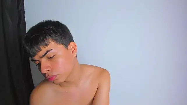 دردشة Asher_Young الجنسية المباشرة