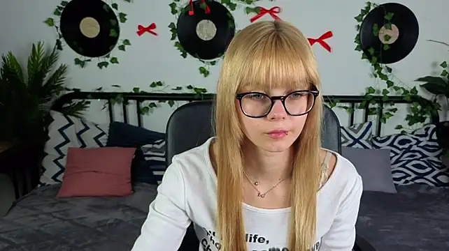 دردشة StacyBlakey الجنسية المباشرة
