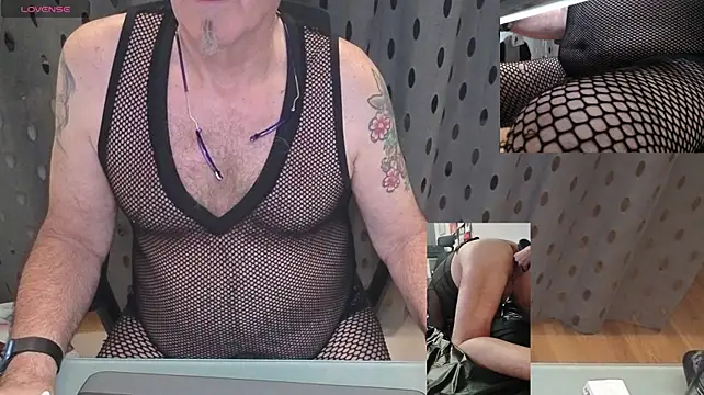 دردشة DirtyDaddy_CH الجنسية المباشرة