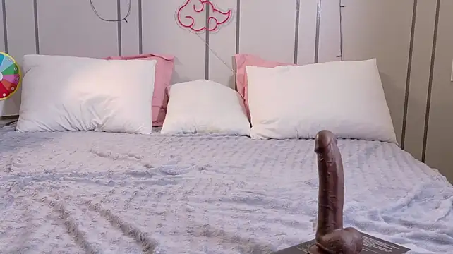 دردشة MomoMoonxxx الجنسية المباشرة