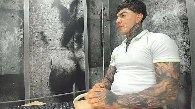 دردشة Gury_tattoo الجنسية المباشرة