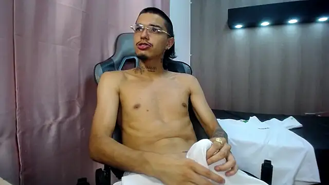 Tayson_Hot XXX чат на живо