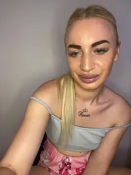 RuxyCatrina's Webcam Show